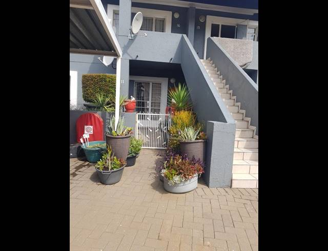 2 BEDROOM APARTMENT FOR SALE IN RANDBURG CENTRAL